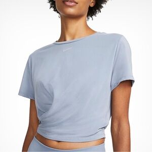 Nike Dri-FIT One Luxe Women's Twist Cropped Short-Sleeve Top